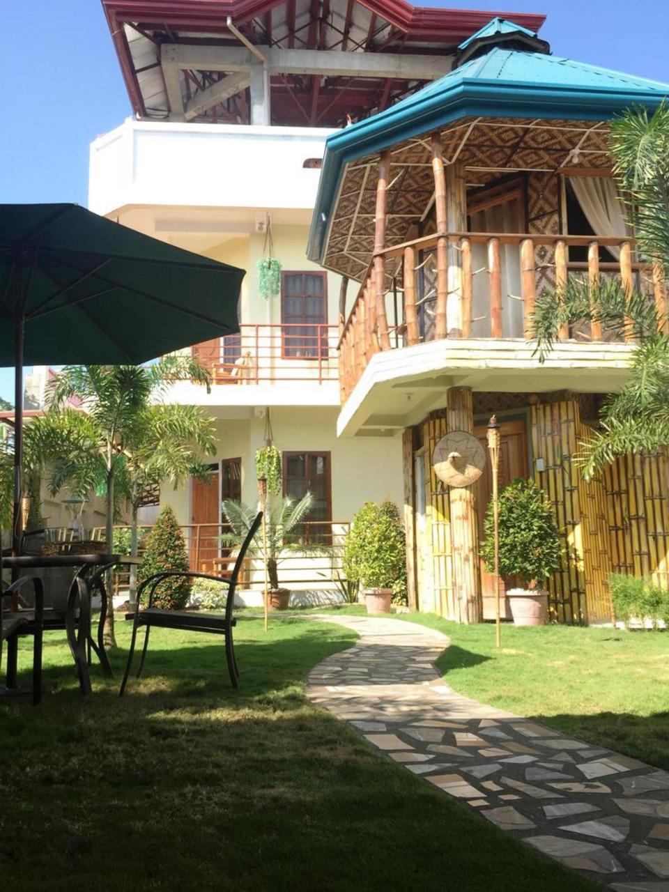 Bamboo Garden Boutique Hotel Tacloban Buitenkant foto